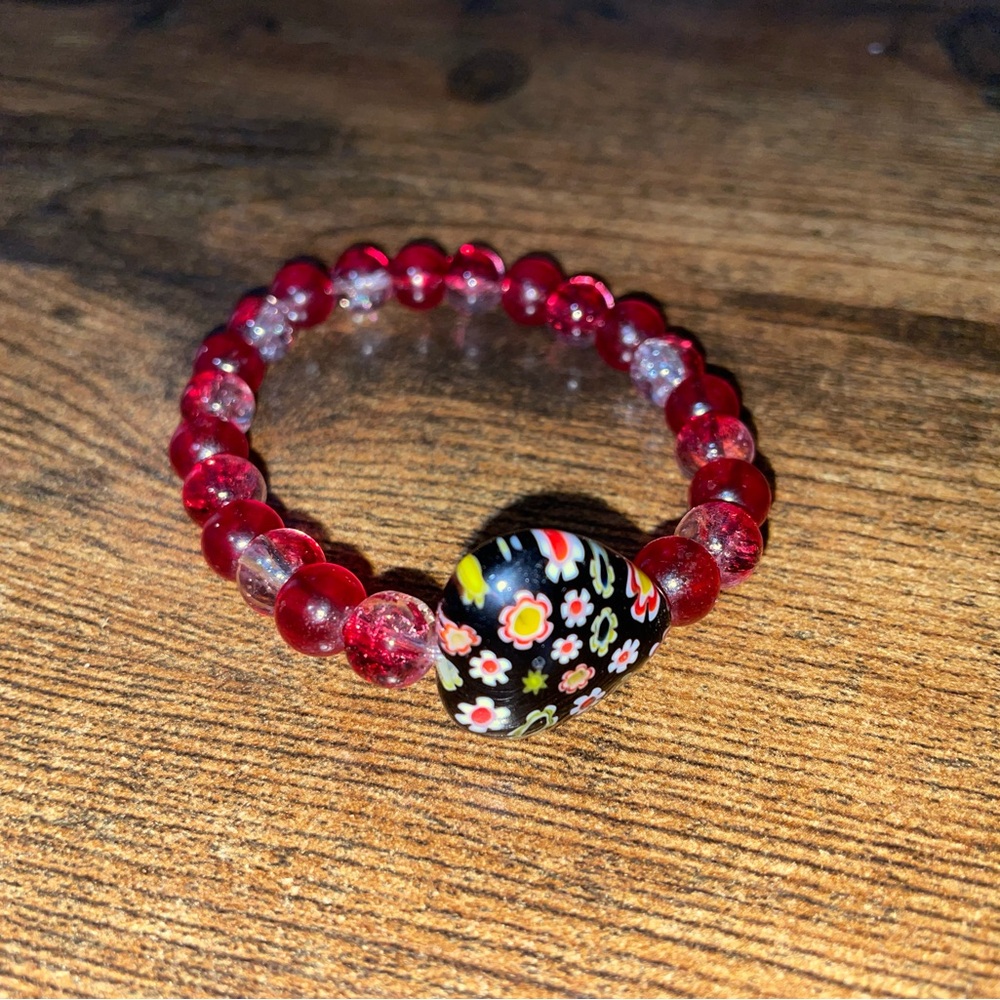 Floral Heart Beaded Bracelet - Red and Black